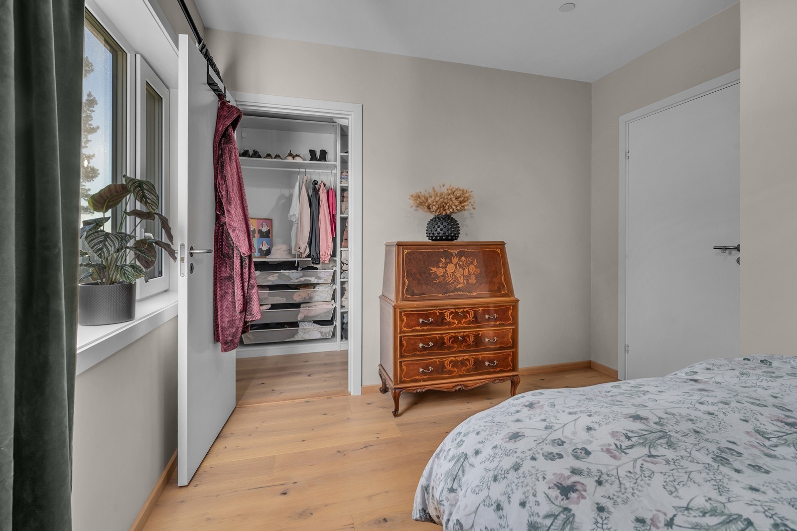 Også dette soverommet med egen walk-in garderobe. Galleribilde