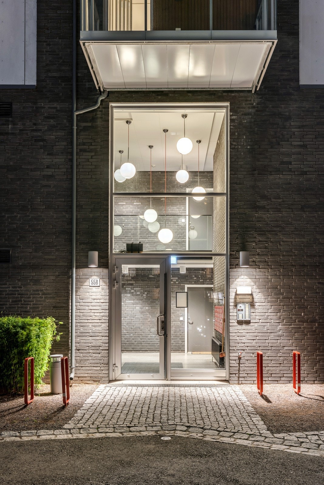 Inngangsparti til bygget Galleribilde