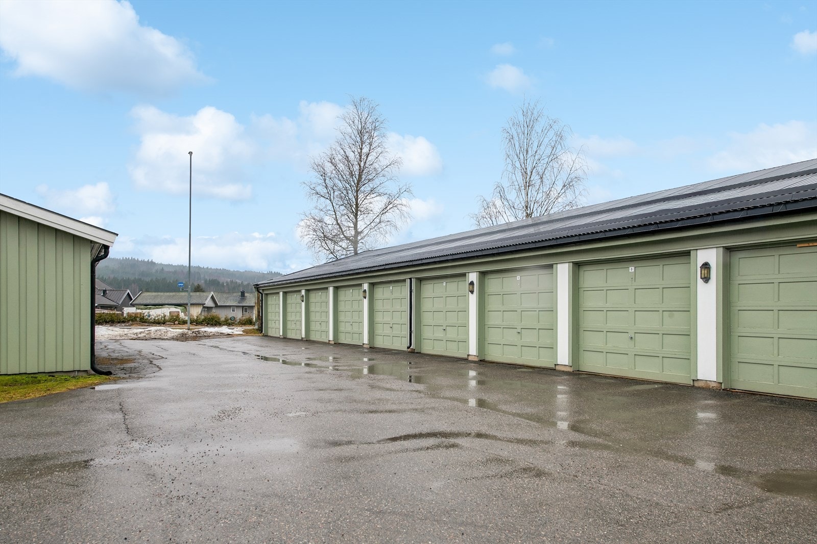 Garasje i fellesanlegg. Galleribilde