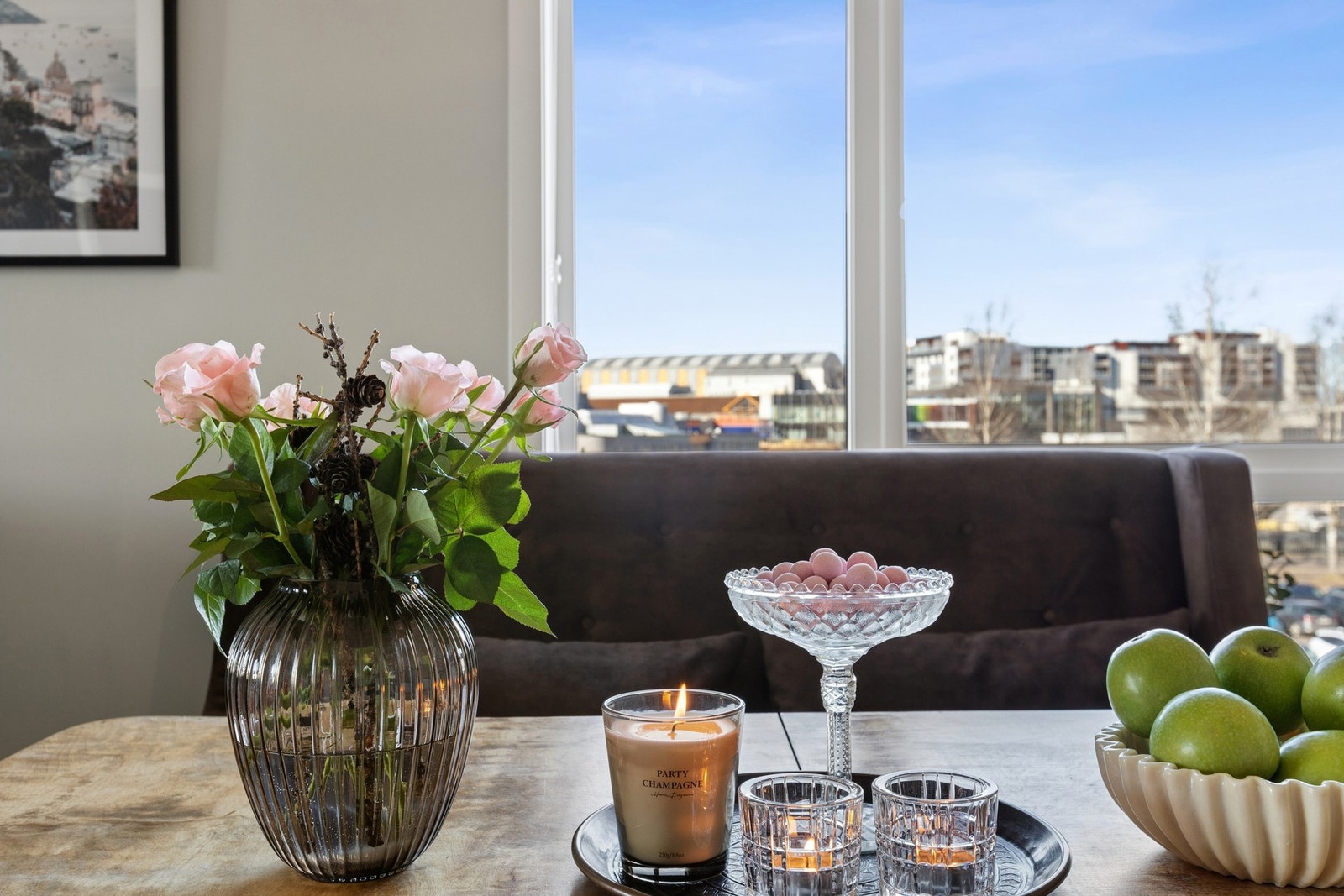 Med hjørnebeliggenhet gir det godt med naturlig lysinnslipp Galleribilde
