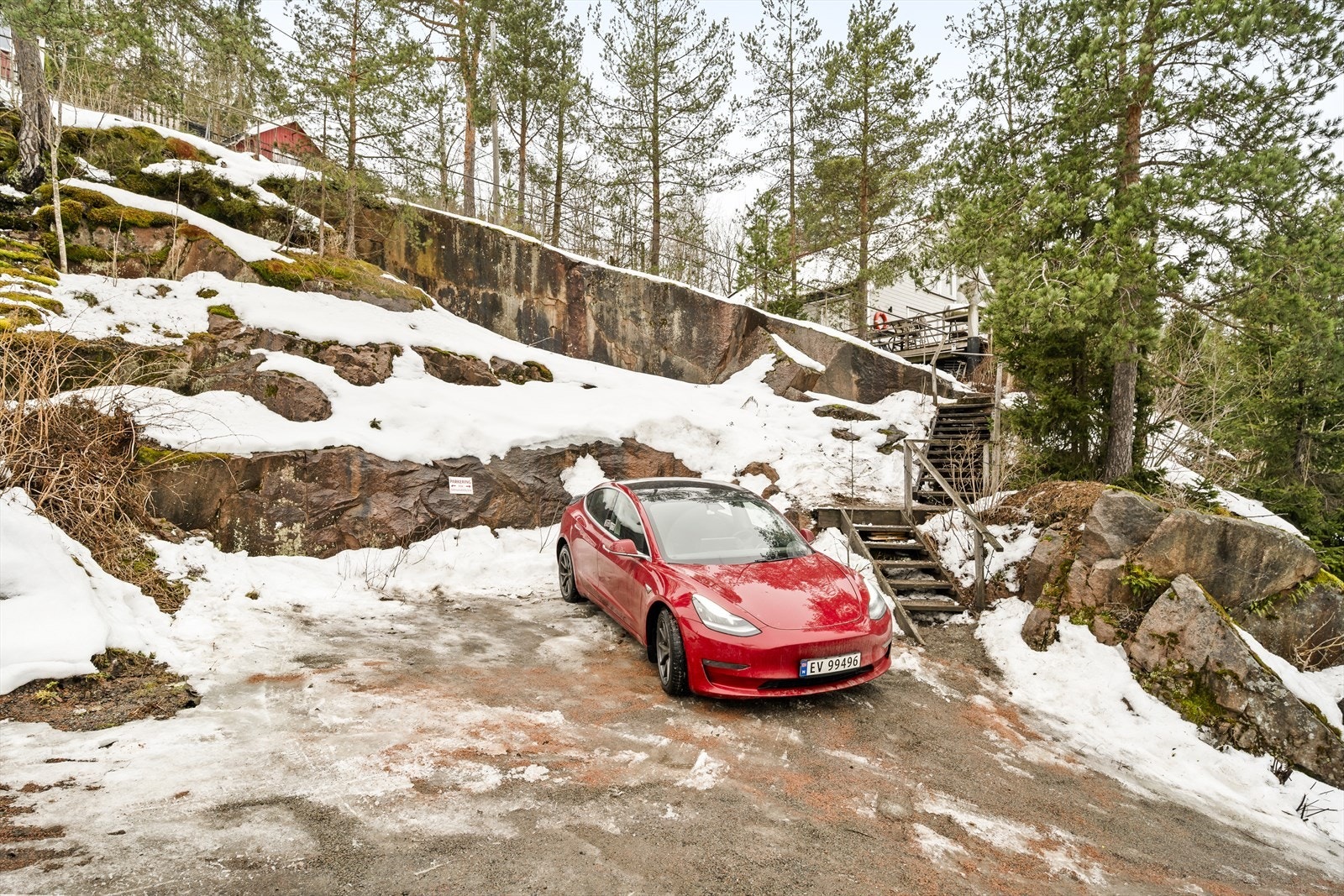 Enkel adkomst fra parkeringsplassen. Galleribilde