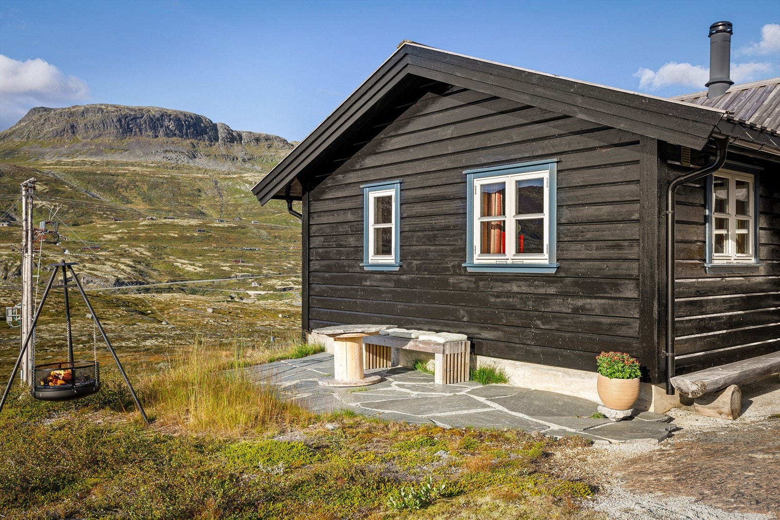Tenn opp bålpanna - og mange koselege dagar kan nytast med familie og venner. Galleribilde