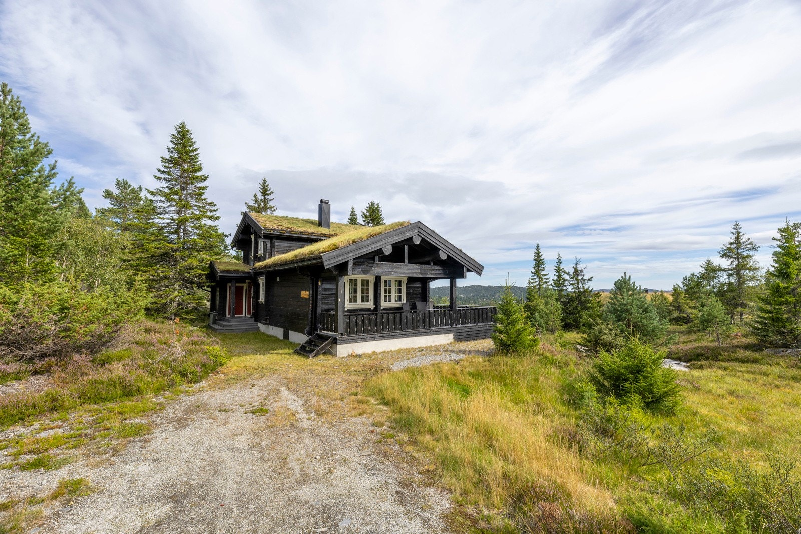 Området er ideelt for ski- og snøelskere, og i tillegg et yndet sommerferiested - et flott helårsområde. Galleribilde