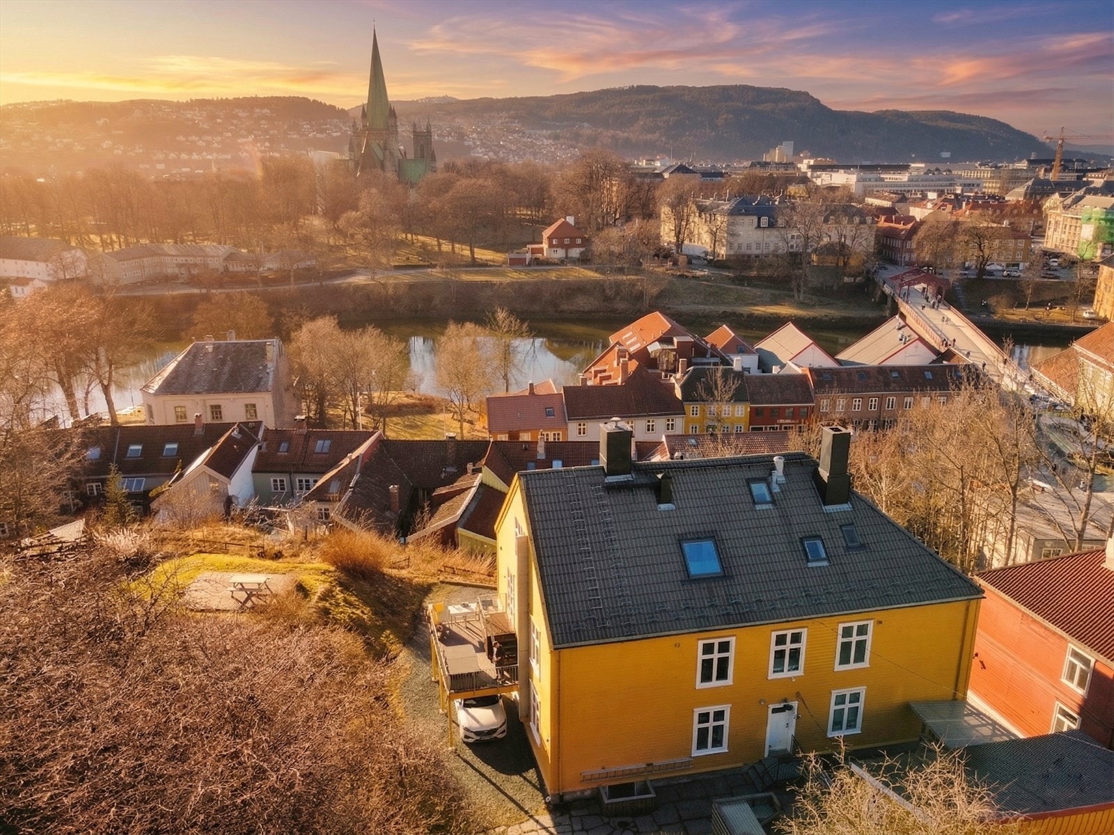 Både området og leiligheten byr på flotte utsiktsforhold. Galleribilde
