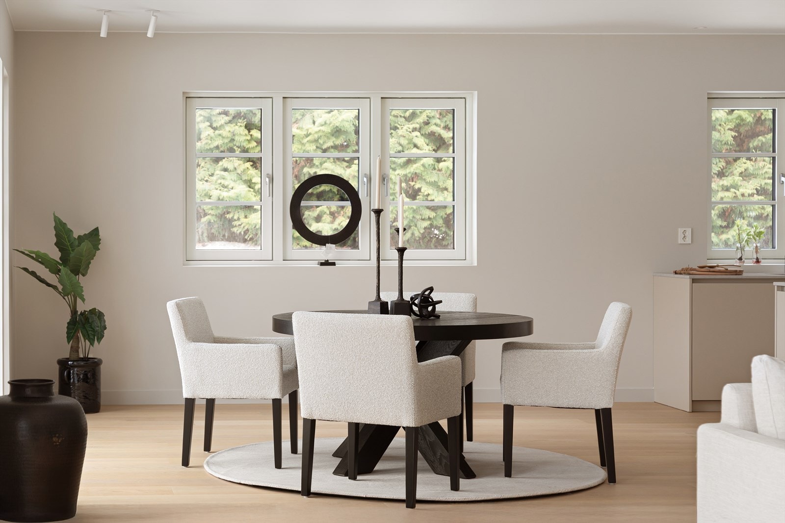 Du har god plass til spisebord i tilknytning til kjøkkenet. Galleribilde