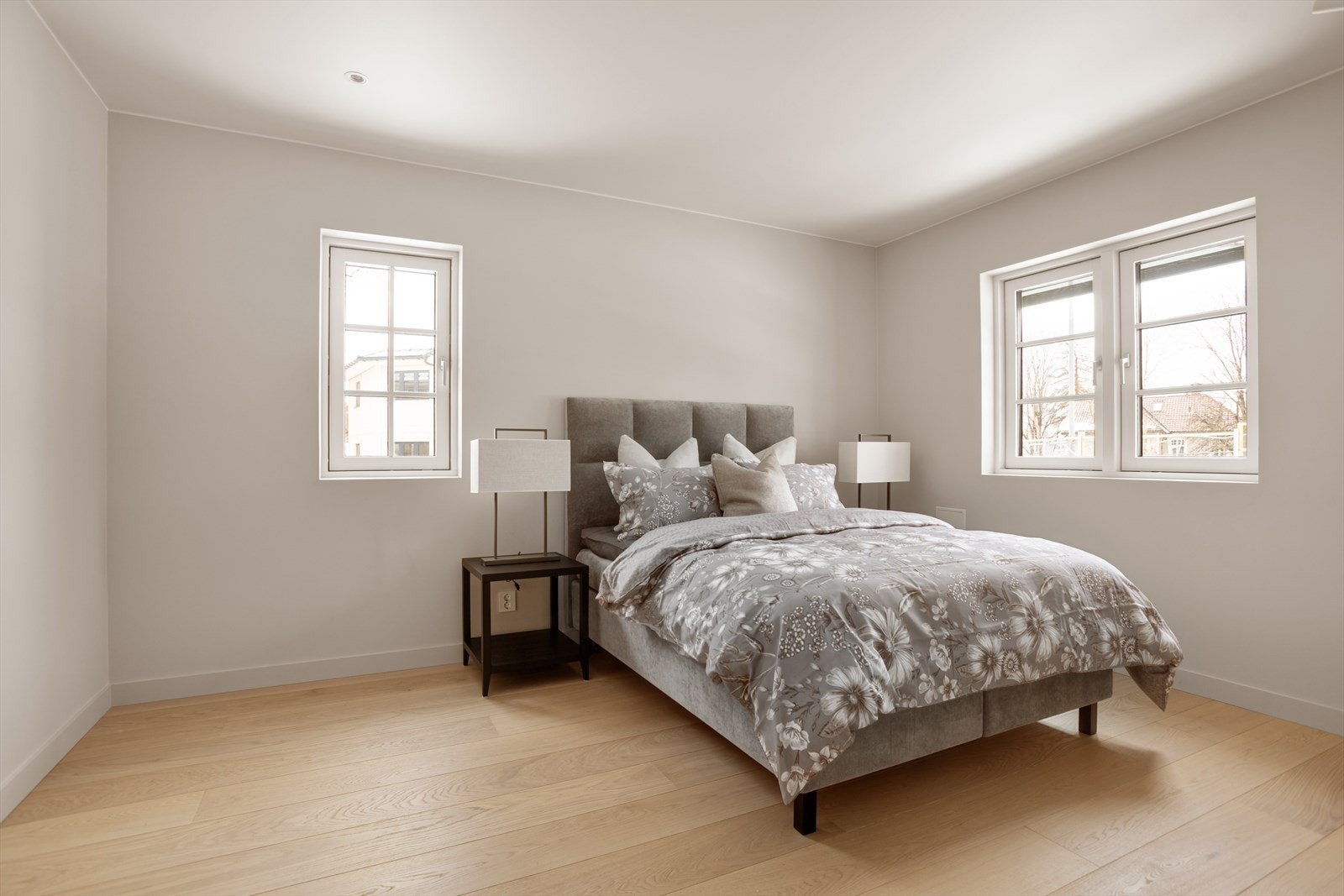 Soverom to er også av god størrelse og med flott lysinnslipp fra flere himmelretninger. Galleribilde