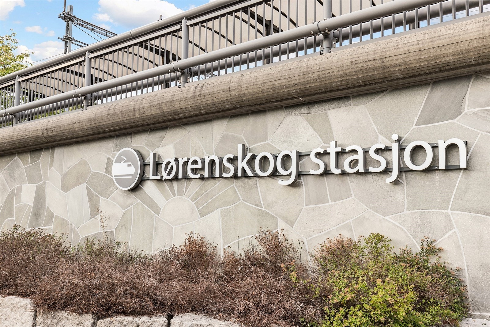 Tog | Fra leiligheten er det nærhet til Lørenskog stasjon som tar deg inn til Oslo S på ca. 18 minutter. Galleribilde
