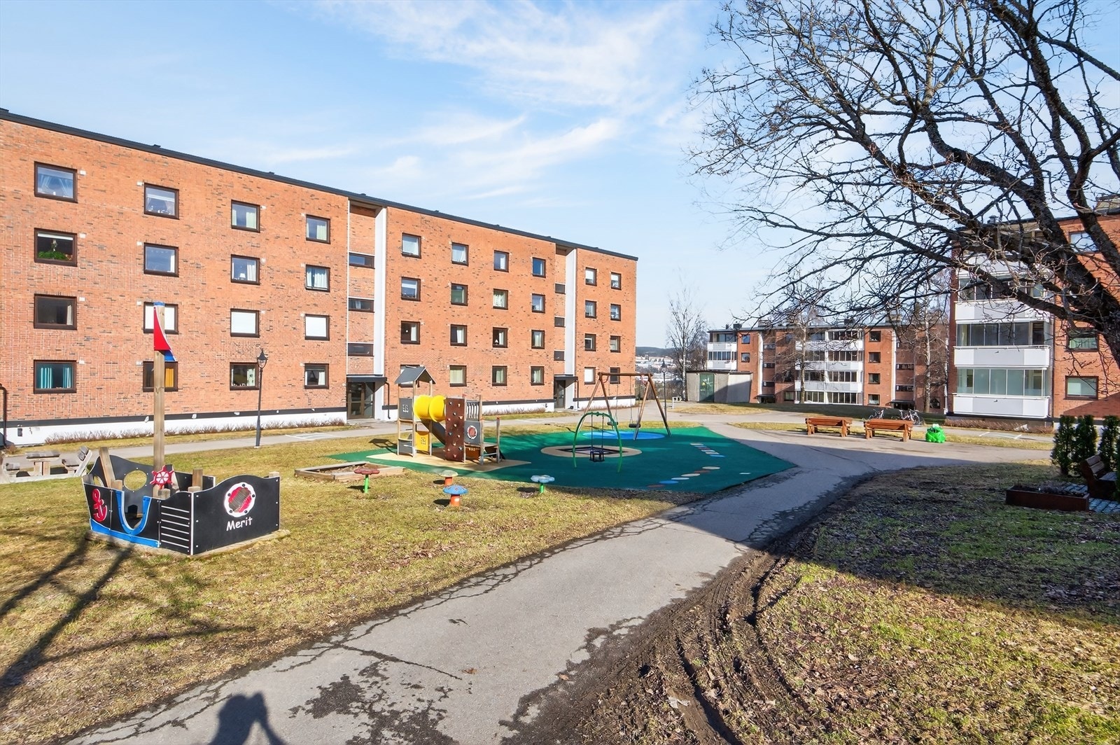 Her kan barna leke! Galleribilde