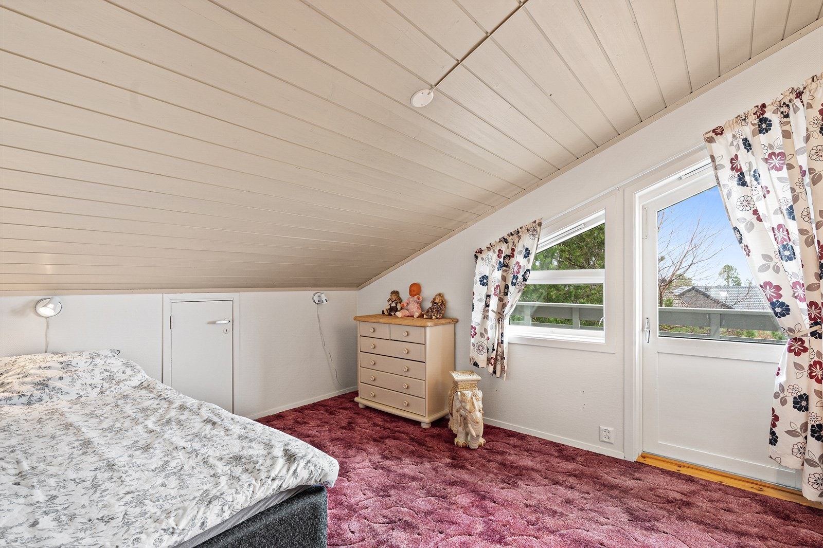 Soverom med utgang til balkong Galleribilde