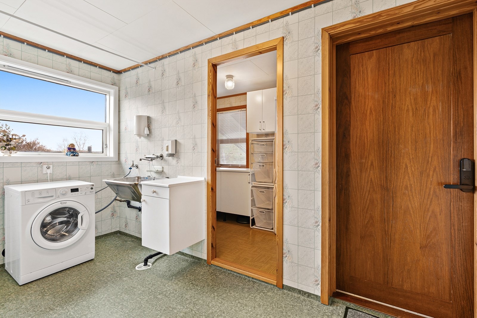 Vaskerom med bi-inngang Galleribilde