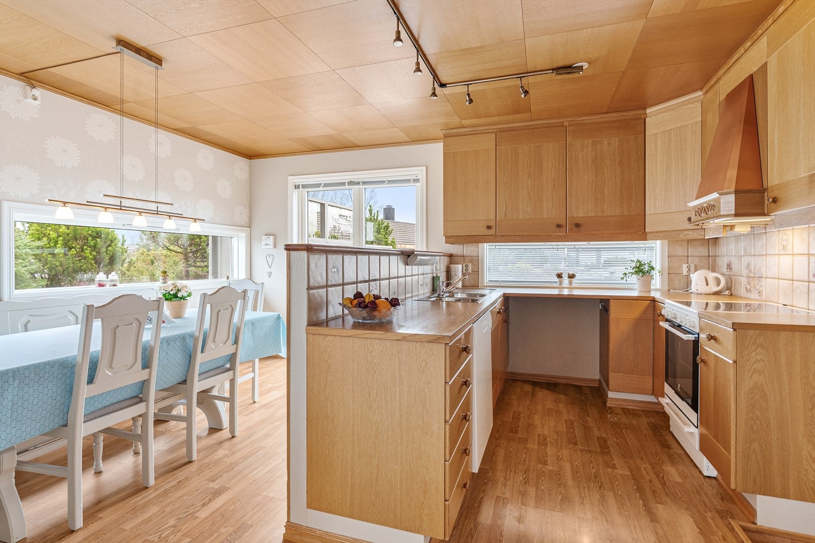 God plass til spisegruppe Galleribilde