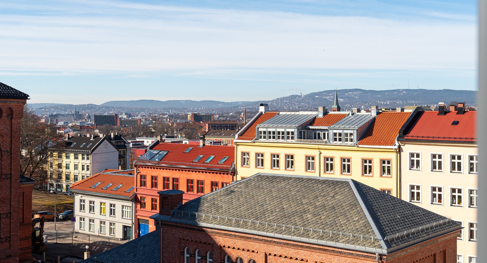 Solen kan nytes på privat takterrasse med fantastisk utsikt over Oslo by. Galleribilde