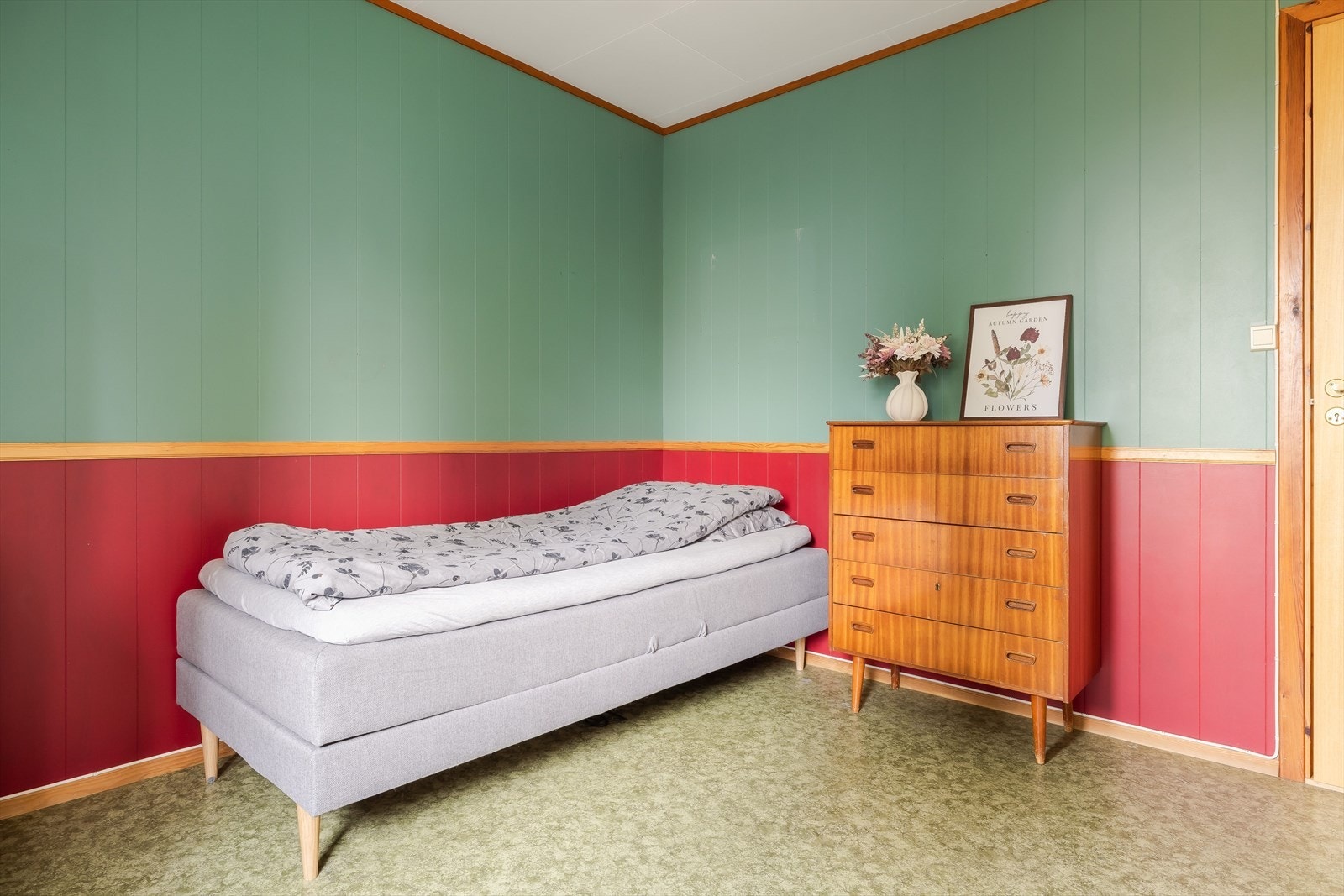 På gulvet er det belegg. Galleribilde