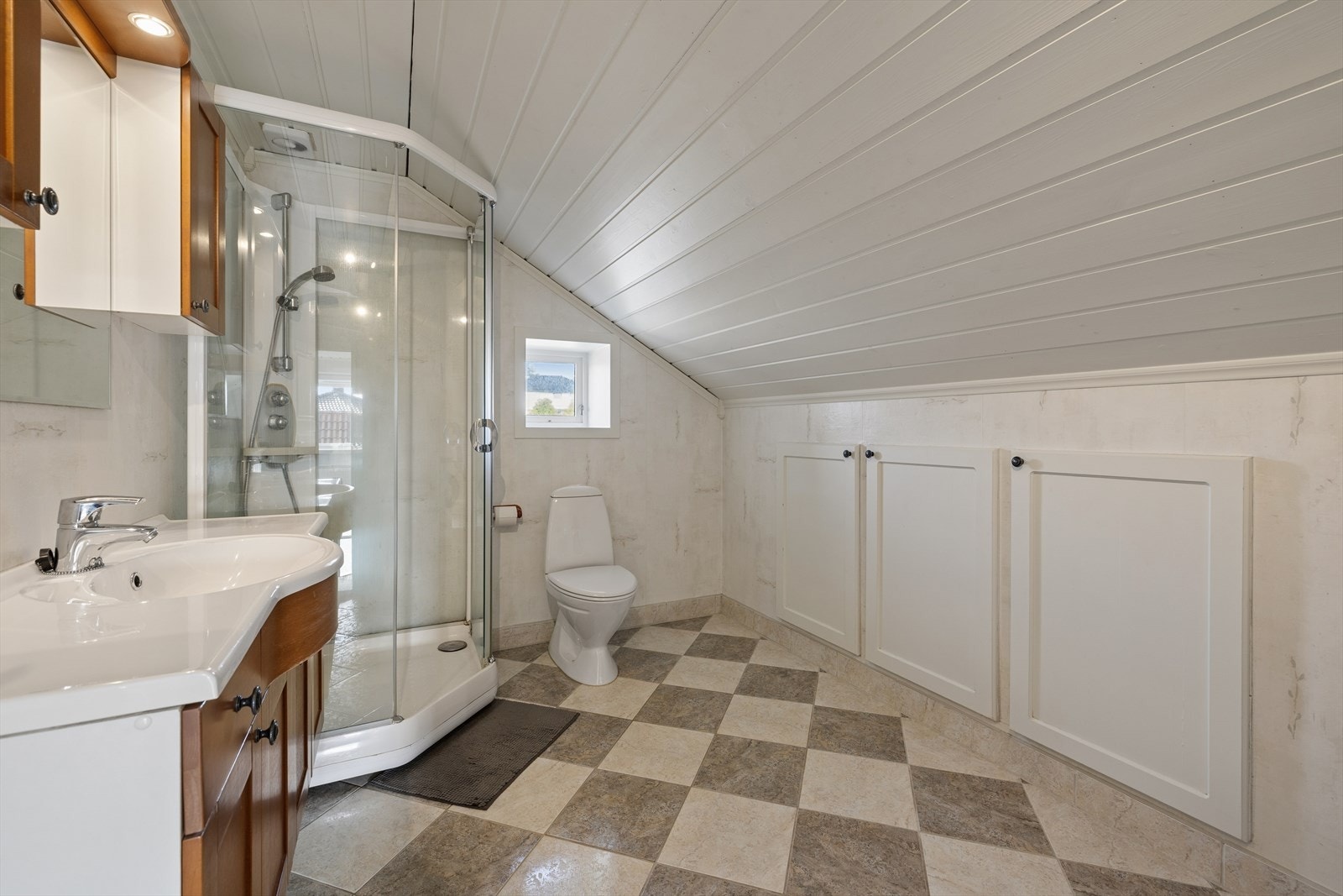 Bad i 2. etasje Galleribilde