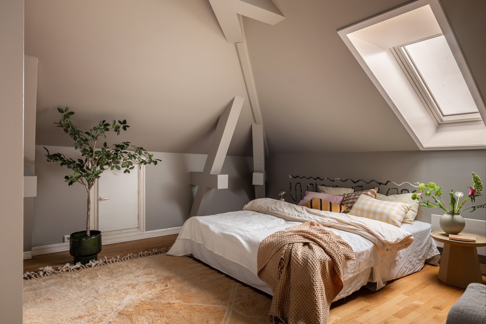 Tv-stuen er i dag innredet som et soverom. Galleribilde