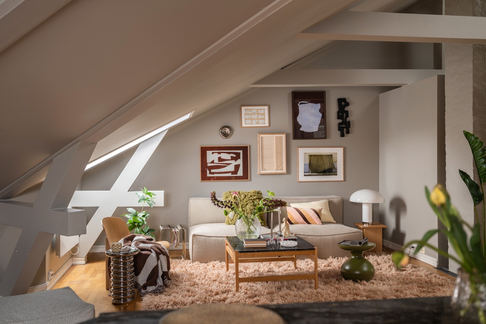 Leiligheten har behov for noe modernisering for å tilfredsstille dagens krav til standard. Galleribilde