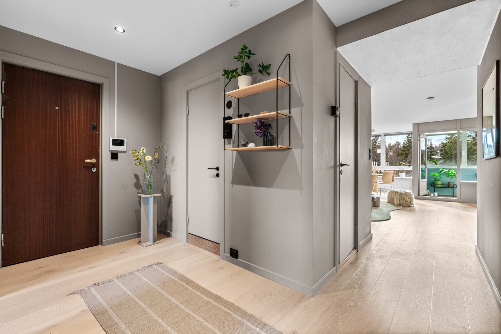 Heisen tar deg direkte opp til leilighetsplan i 6. etasje Galleribilde