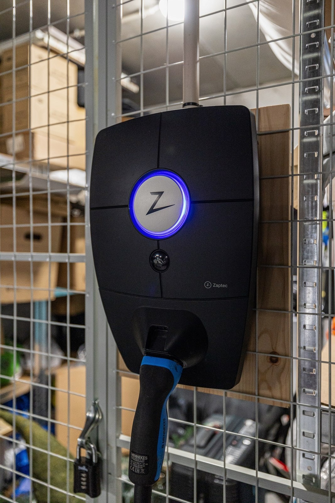 Det medfølger El-bil lader Galleribilde