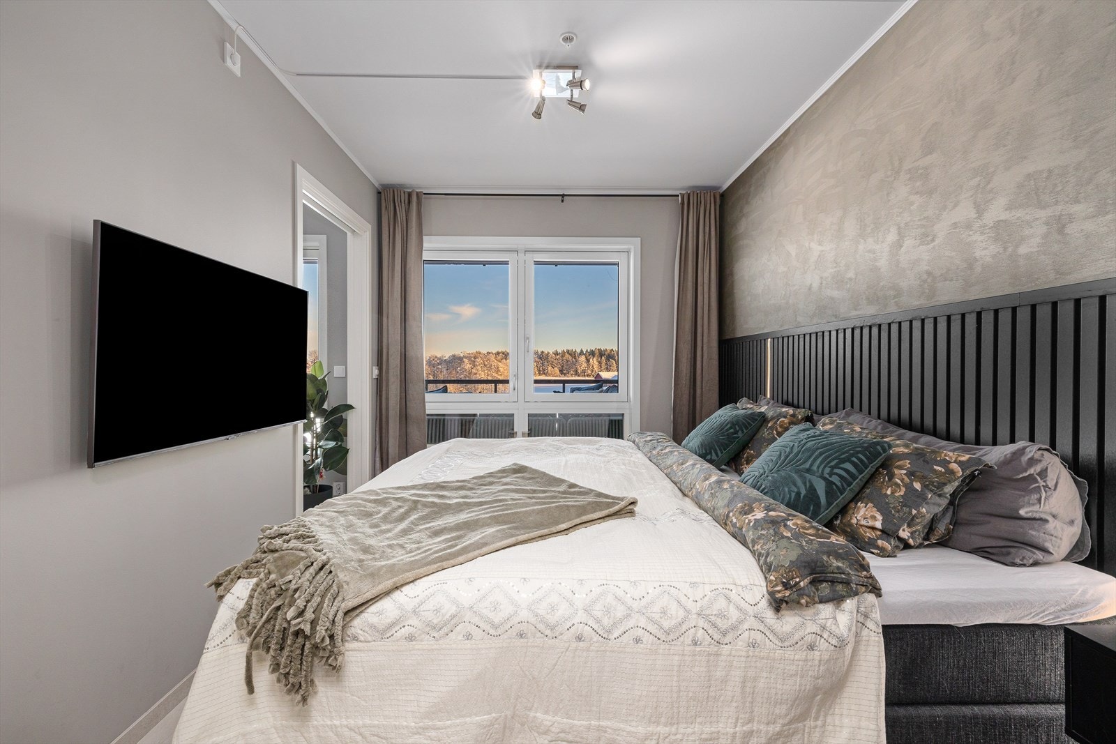 Flott utsikt fra hovedsoverommet. Galleribilde