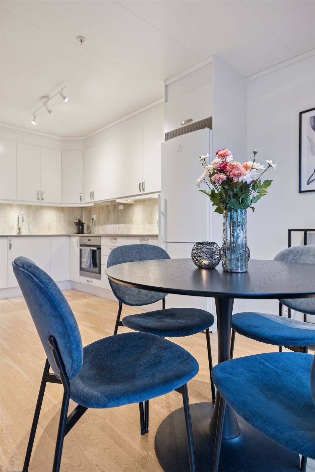 Leiligheten har en innholdsrik og praktisk planløsning. Galleribilde