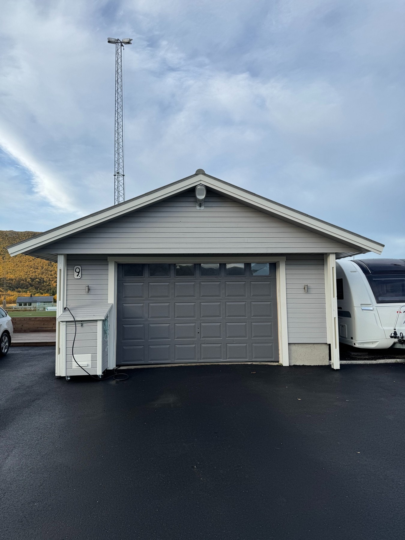 Bilen parkeres trygt og tørt i garasje. Selgers private bilde. Galleribilde