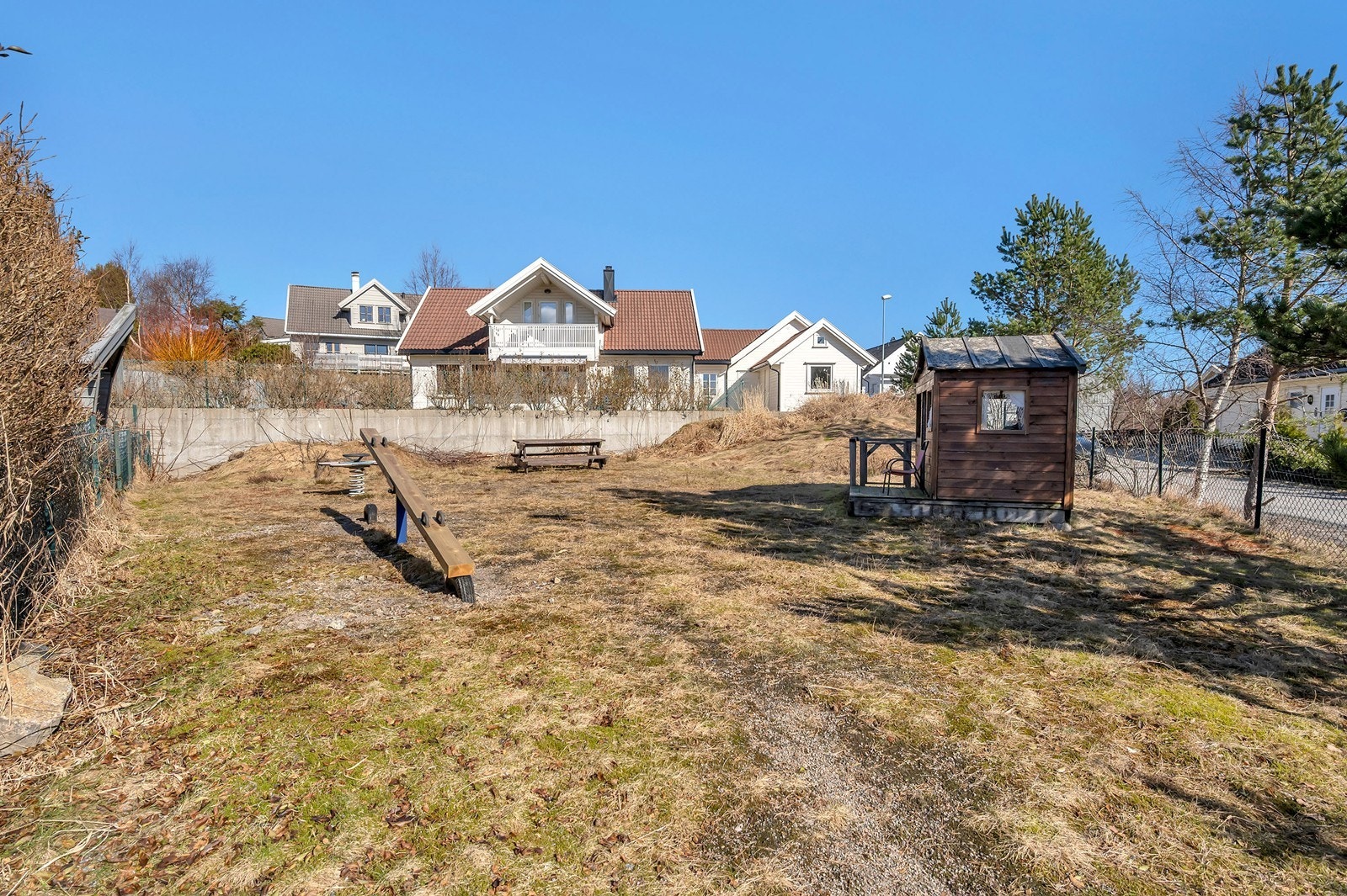 Nabolaget er meget barnevennlig med blant annet denne lekeplassen i nærheten. Galleribilde