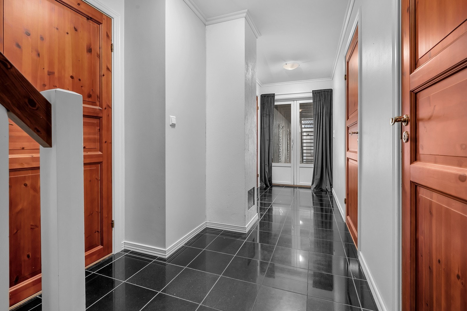 Her møtes vi av en gang med elektriske varmekabler. Galleribilde