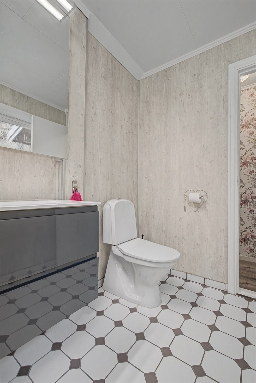 Et stilrent bad Galleribilde