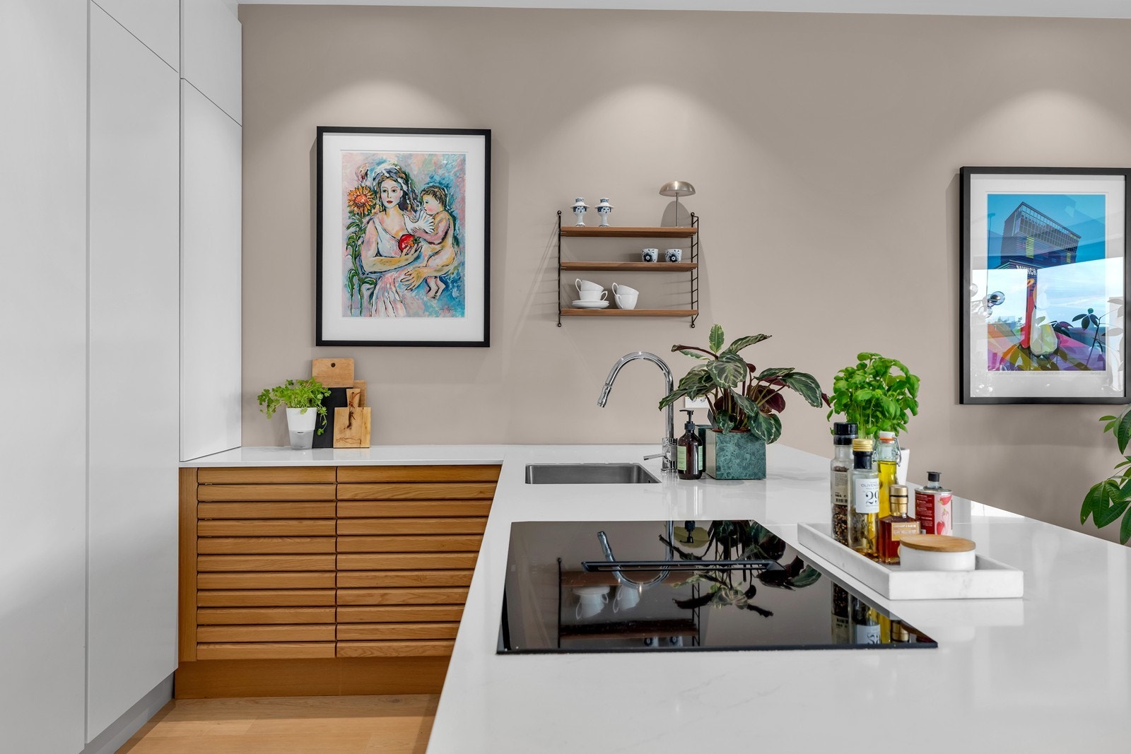 Silestone benkeplate som gir et stilrent og moderne uttrykk, med høy kvalitet. Galleribilde