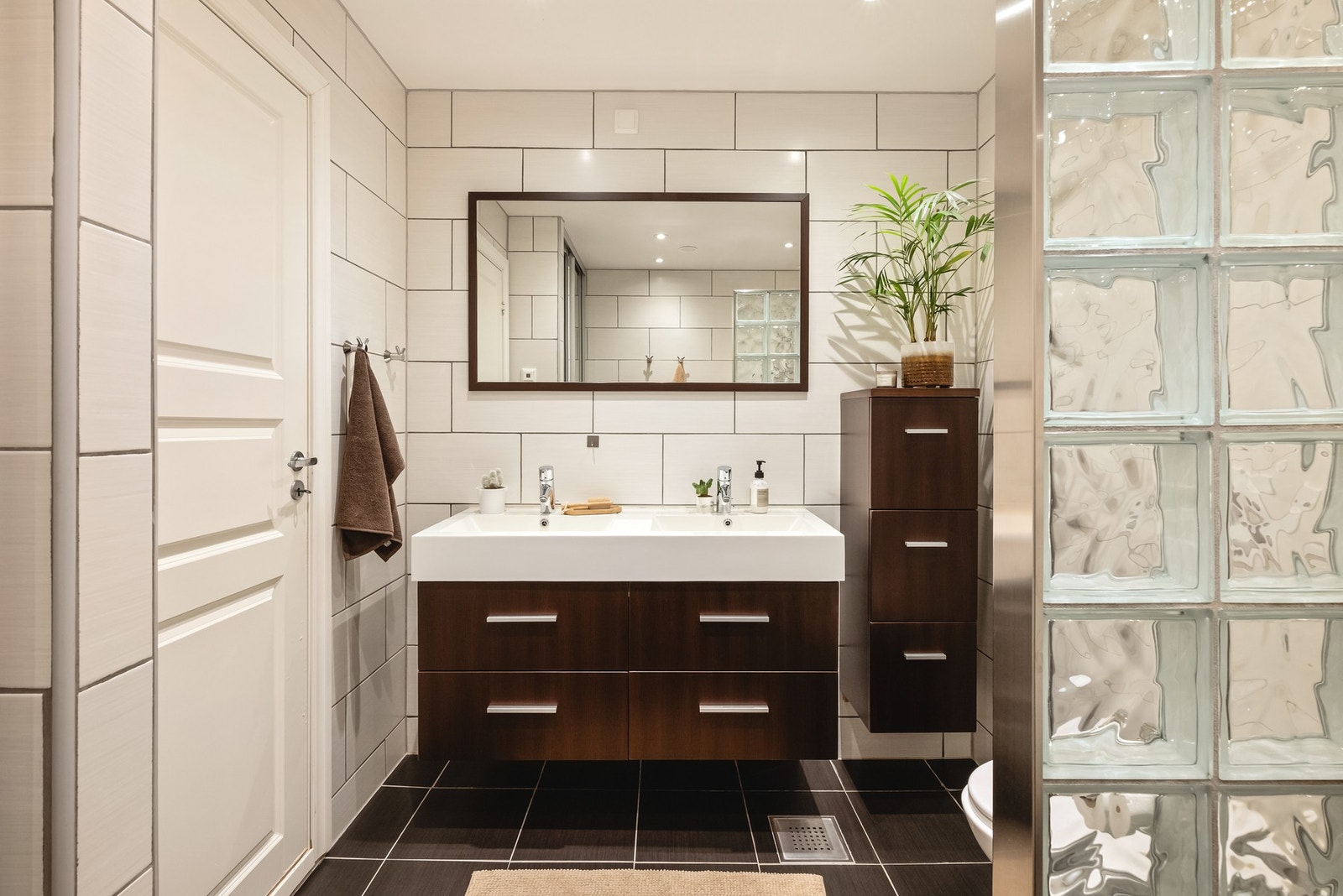 Og gulv med varmekabler. Galleribilde