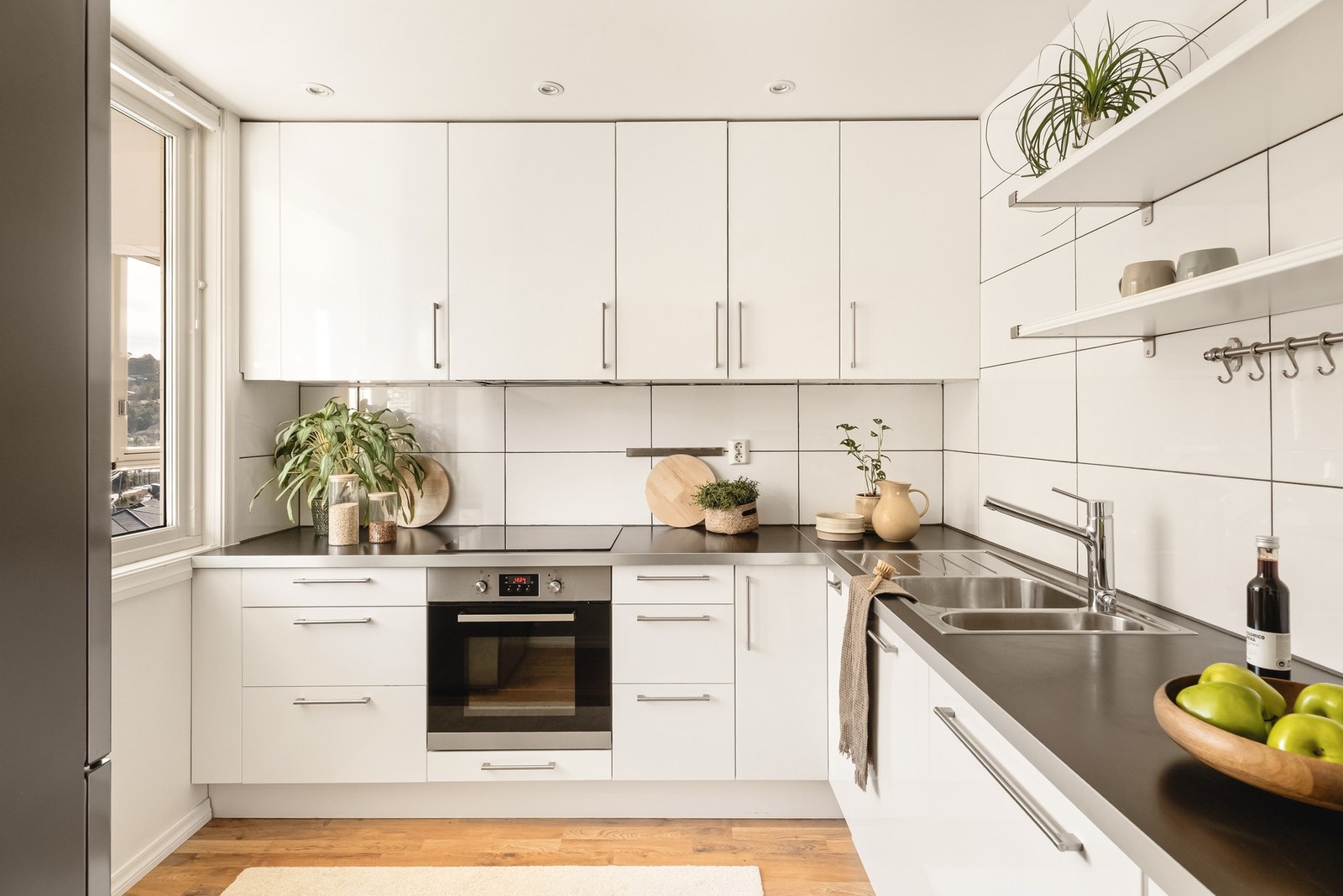 Kjøkkenet har en naturlig tilknytning til stuen og måler 6,5 m². Galleribilde