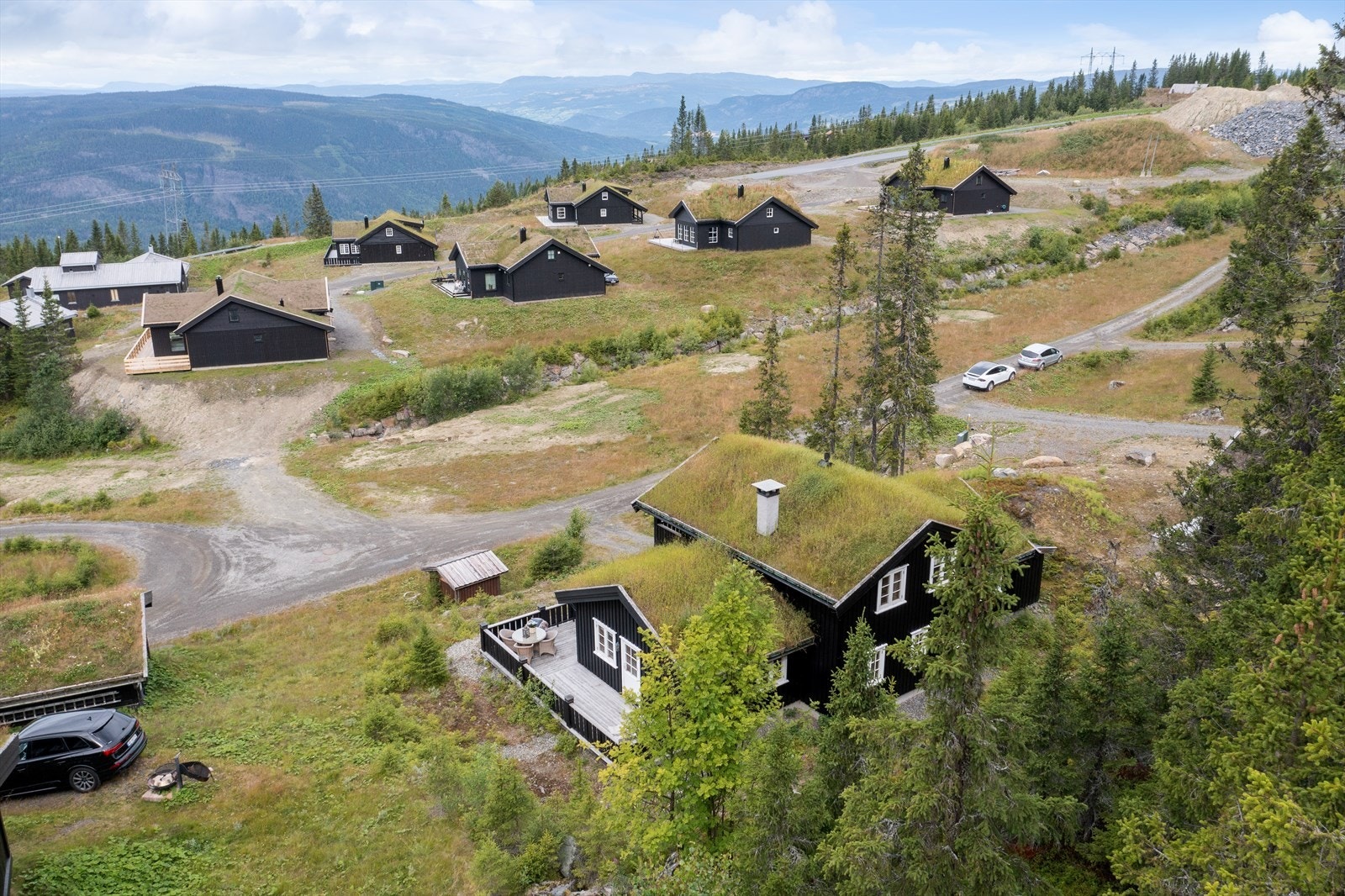 Hytta har en attraktiv beliggenhet med gode solforhold og nydelig utsikt. Galleribilde