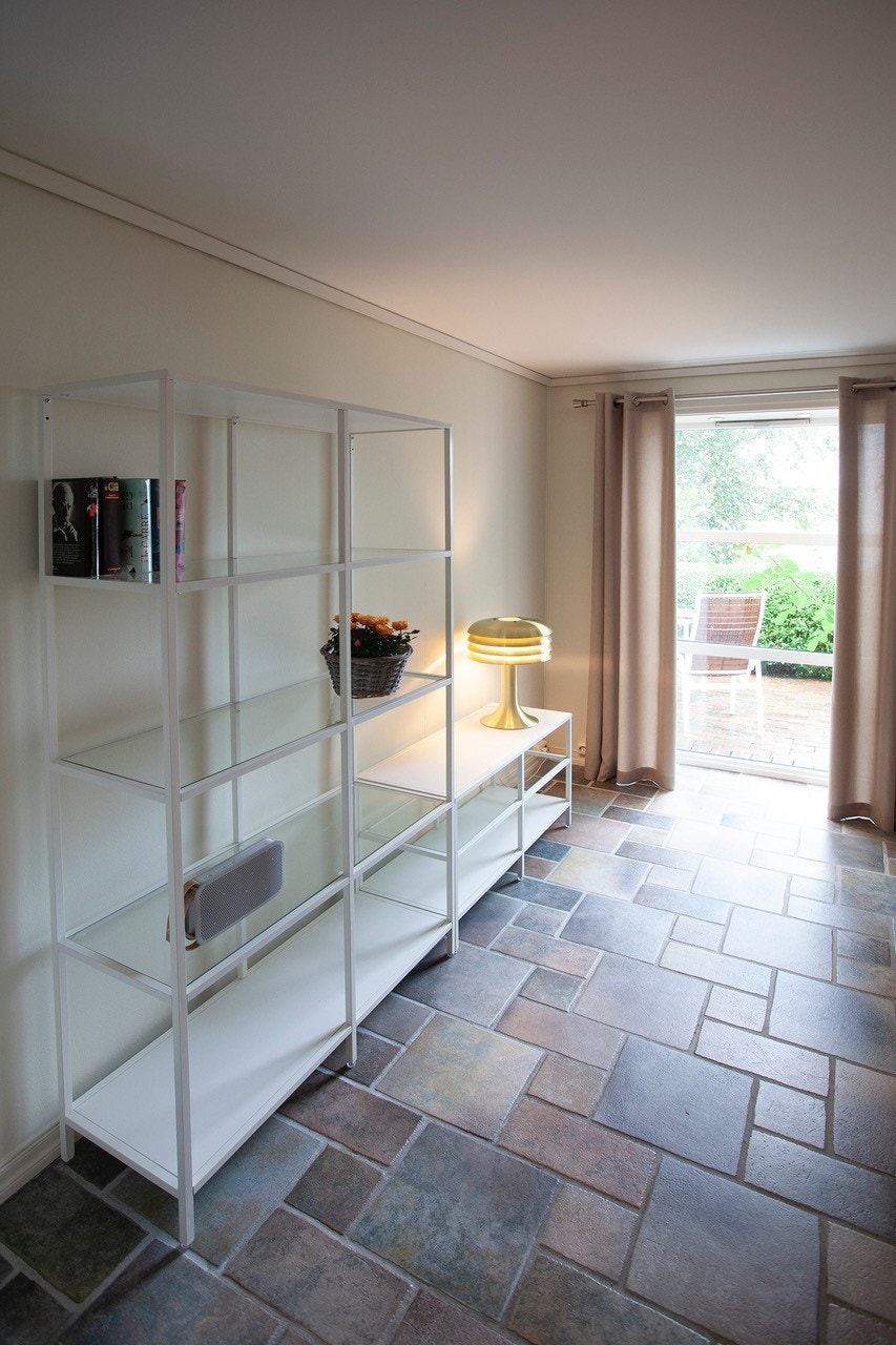 Utgang til uteområdet fra stuen. Galleribilde
