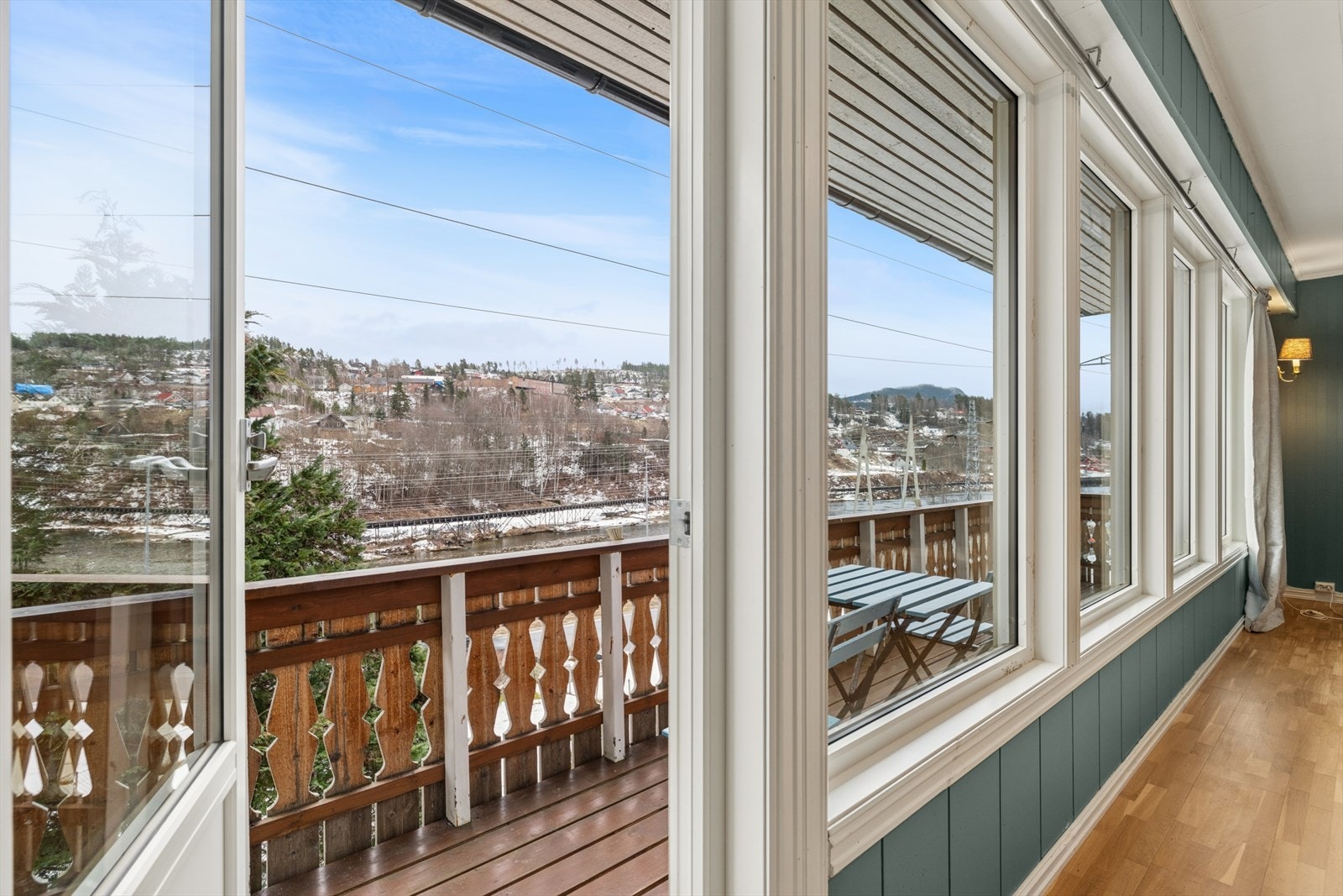 Fra stuen er det videre utgang til en flott balkong. Galleribilde