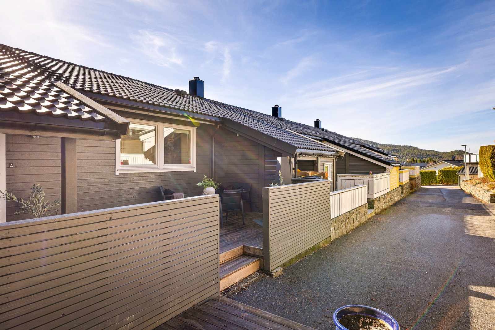 Ved inngangsparti har man også terrasse Galleribilde