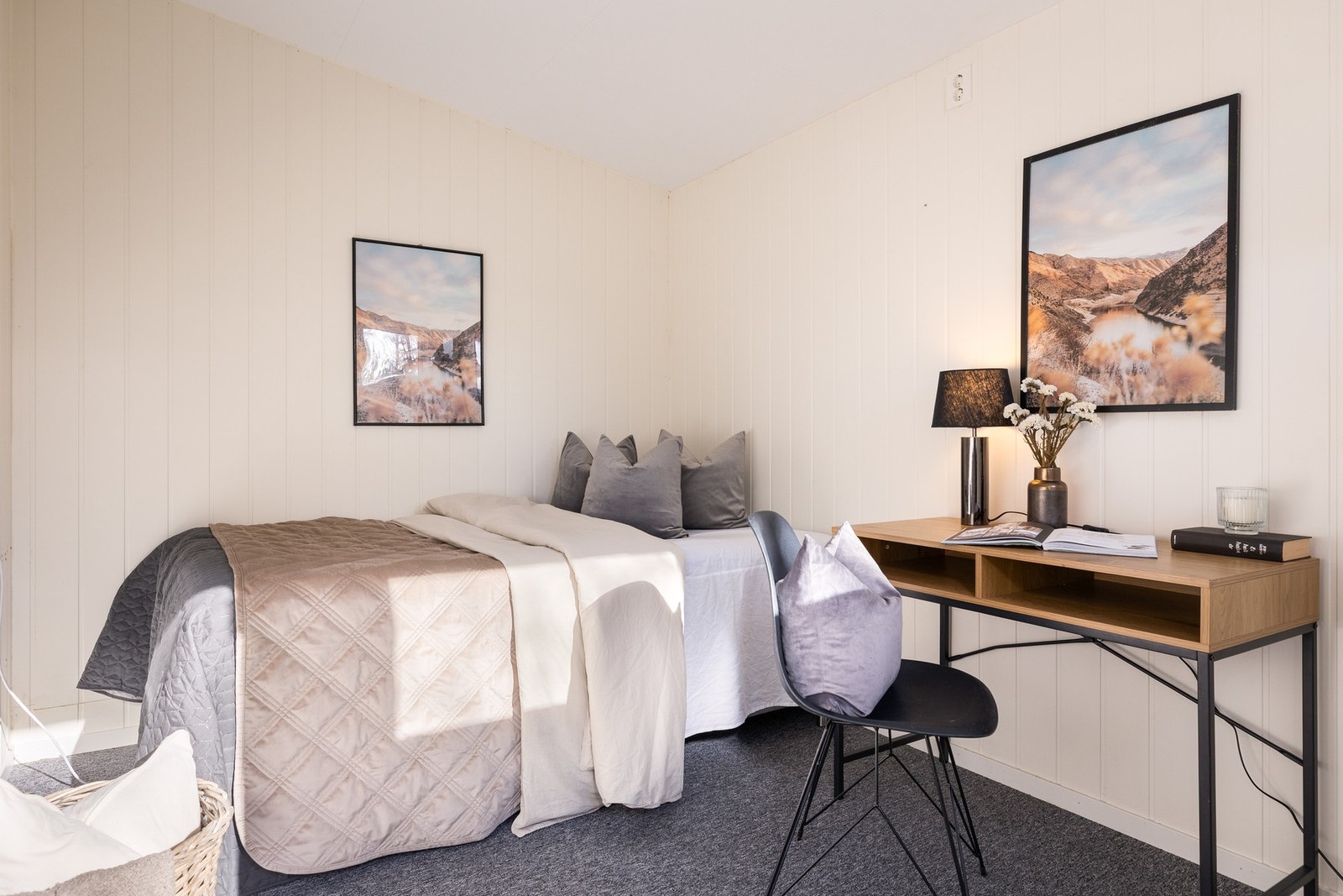 Dette rommet er 8,5 kvm og har teppe på gulv Galleribilde