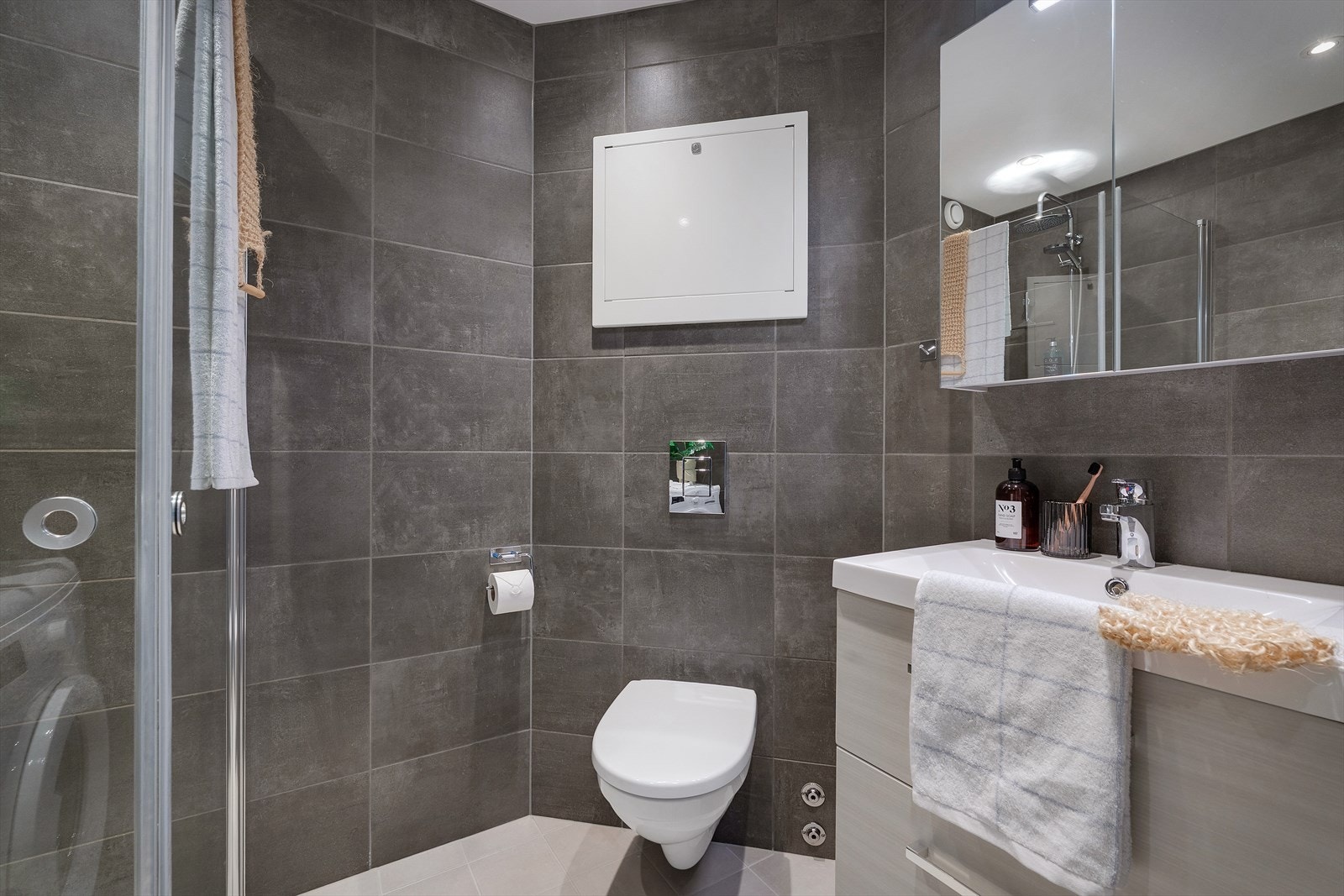 - Bad/vaskerom ble pusset opp i 2019 i regi av borettslaget - Galleribilde