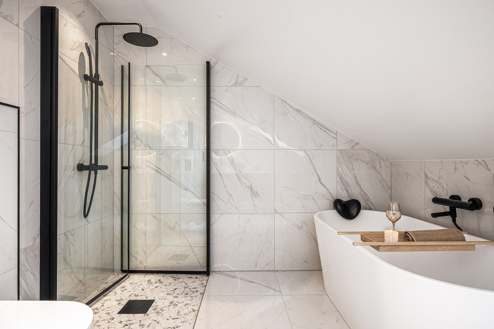 Badet måler 8,9 kvm. Galleribilde