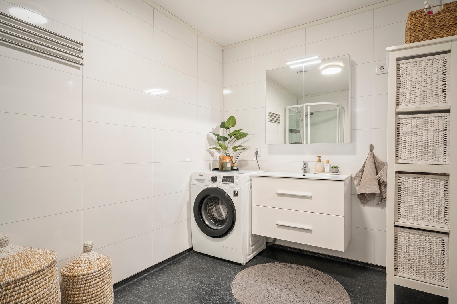 Kombinert bad/wc og vaskerom Galleribilde