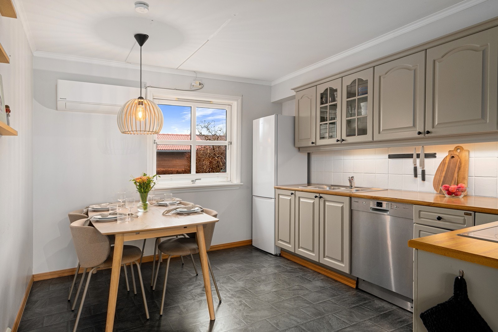 God plass til spisebord. Galleribilde