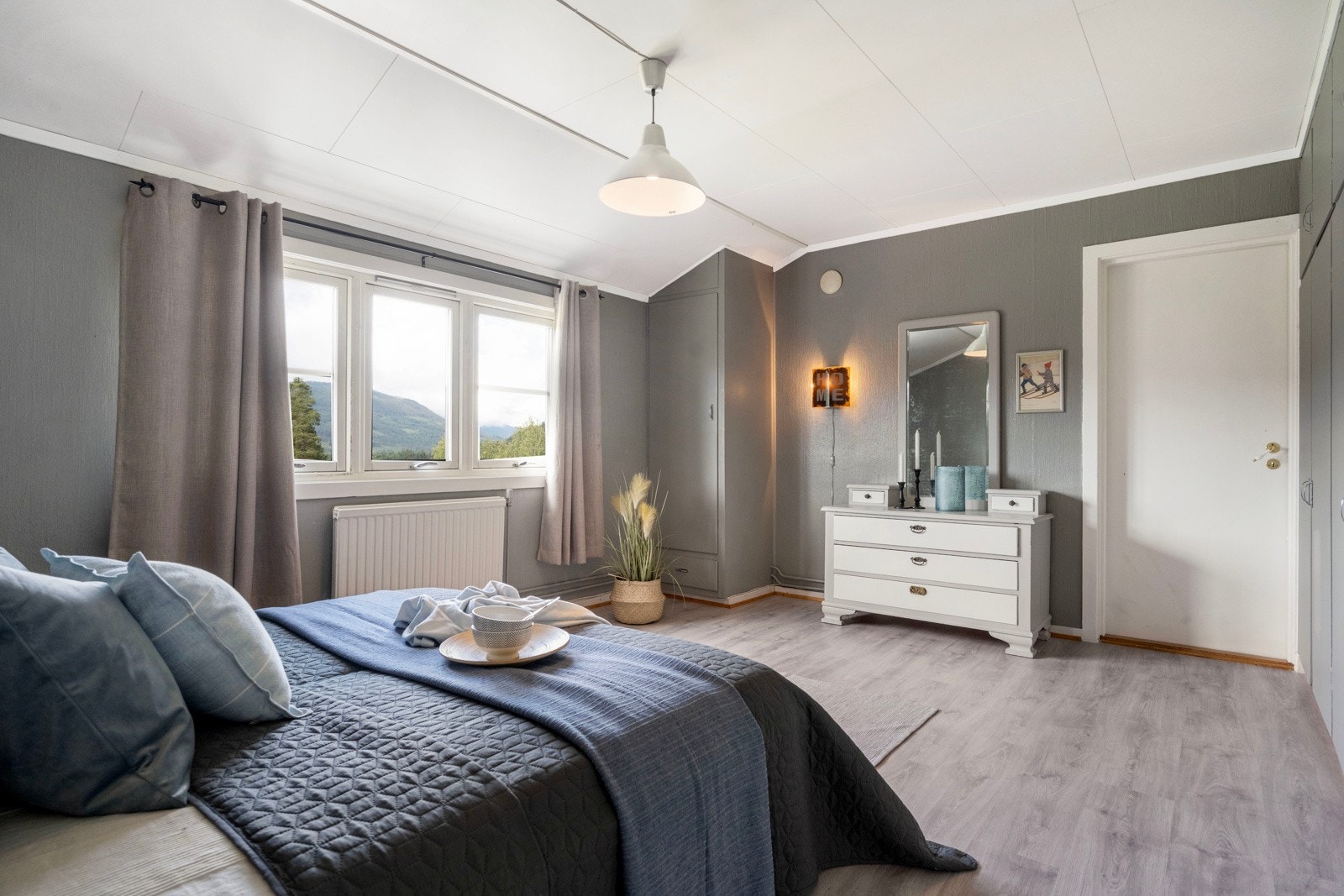 Soverom loftsetasje Galleribilde