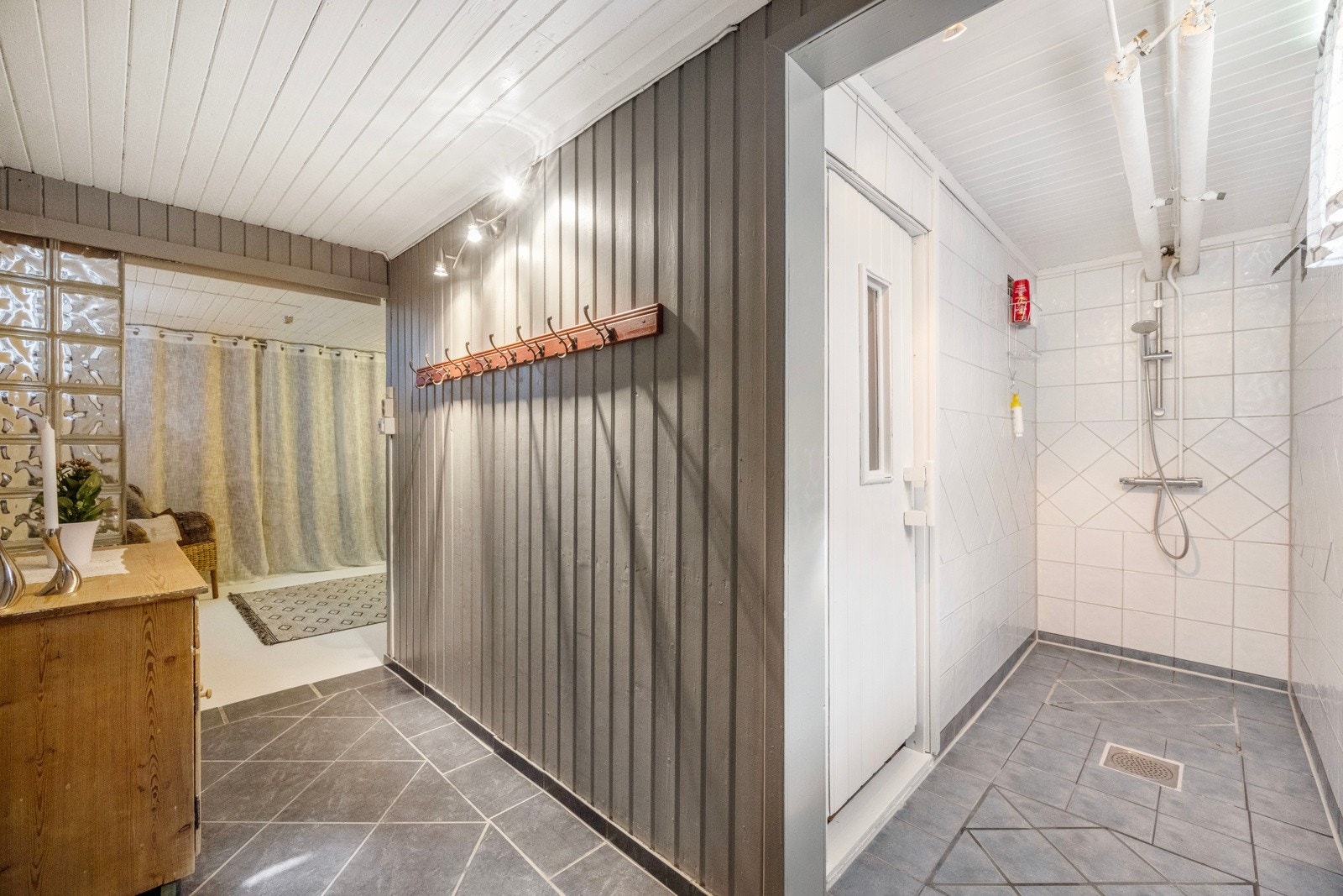 Dusjrom i kjeller Galleribilde