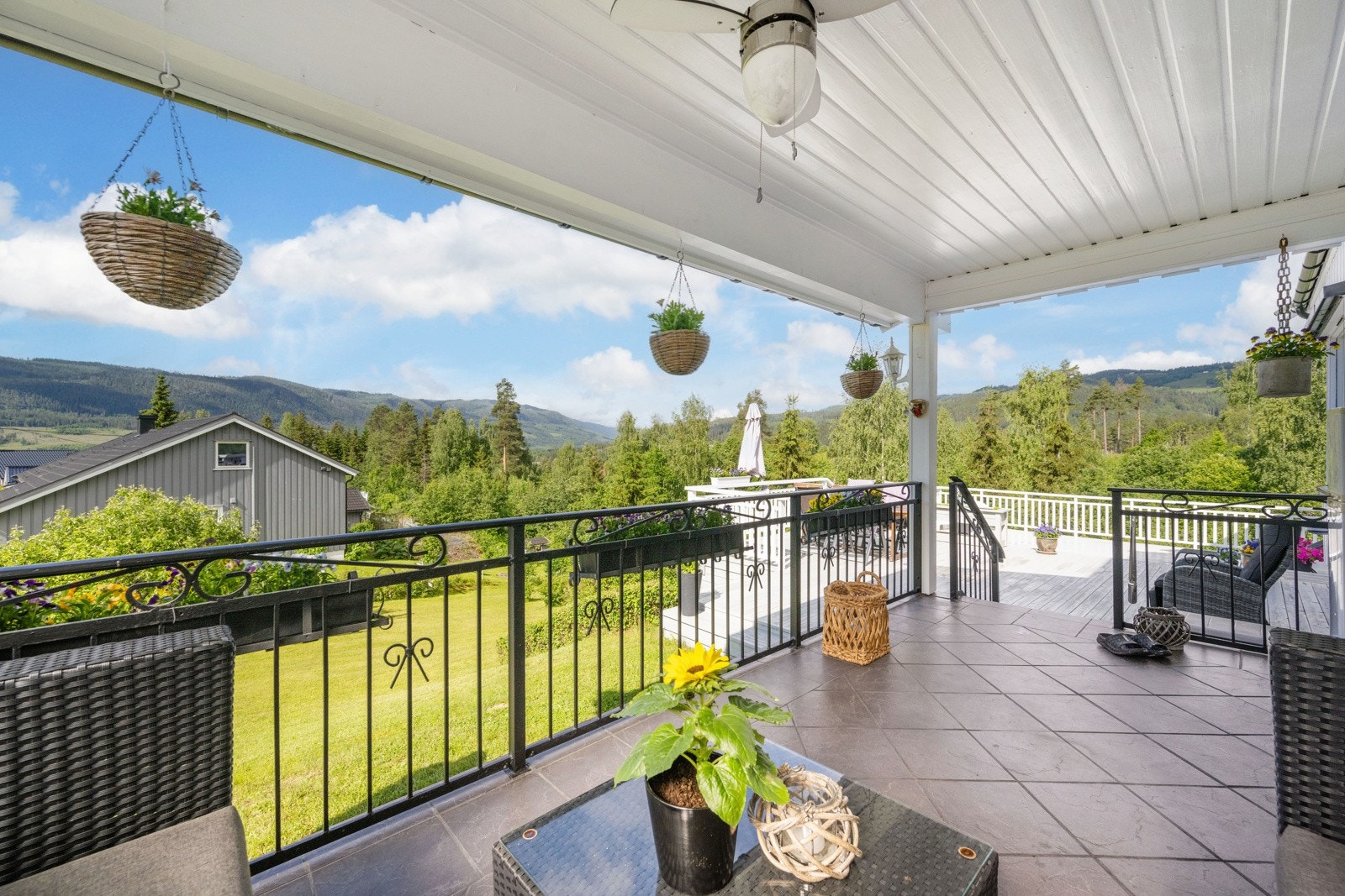 Pent rekkverk i smijern Galleribilde