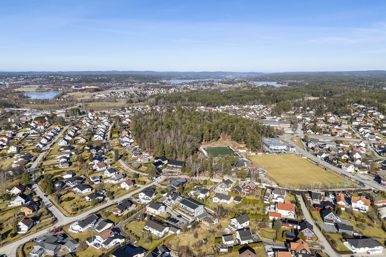 Dronefoto over Borgen retning mot Hafslundsøy Galleribilde