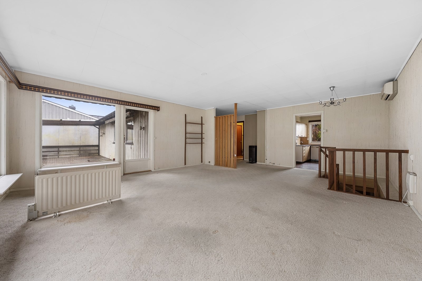 Fra stuen er det trapp ned til underetasjen Galleribilde