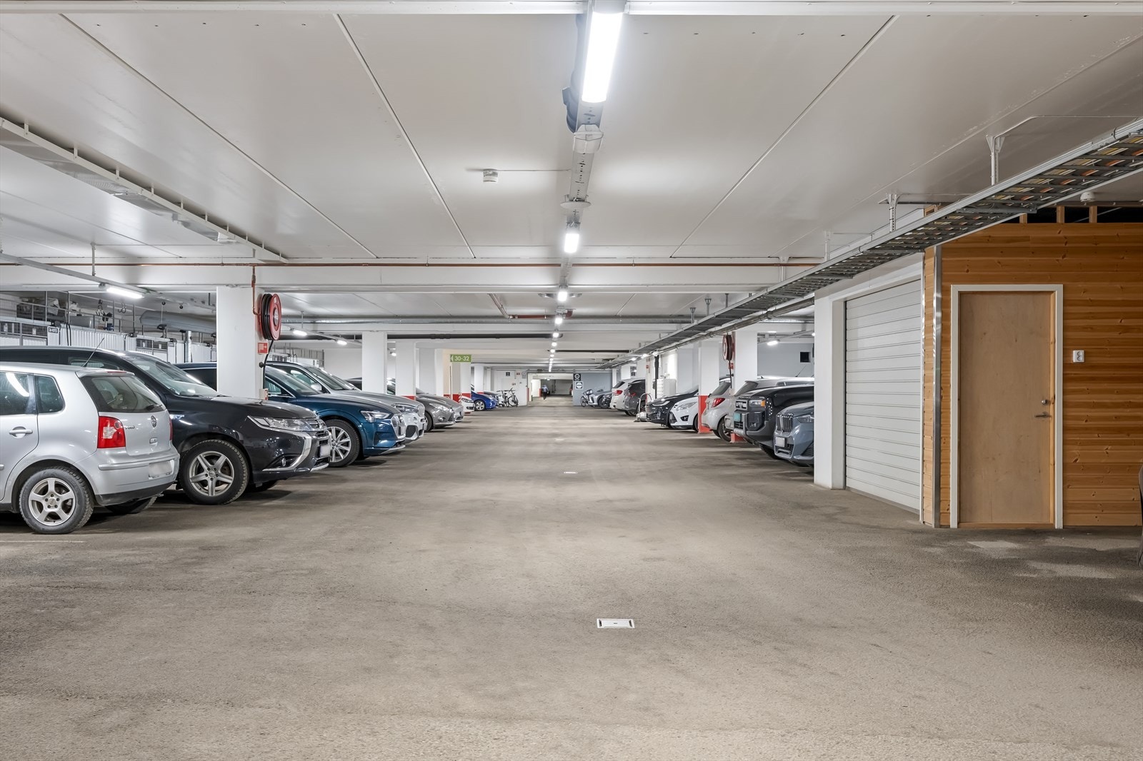 Parkering i felles garasjeanlegg. Galleribilde