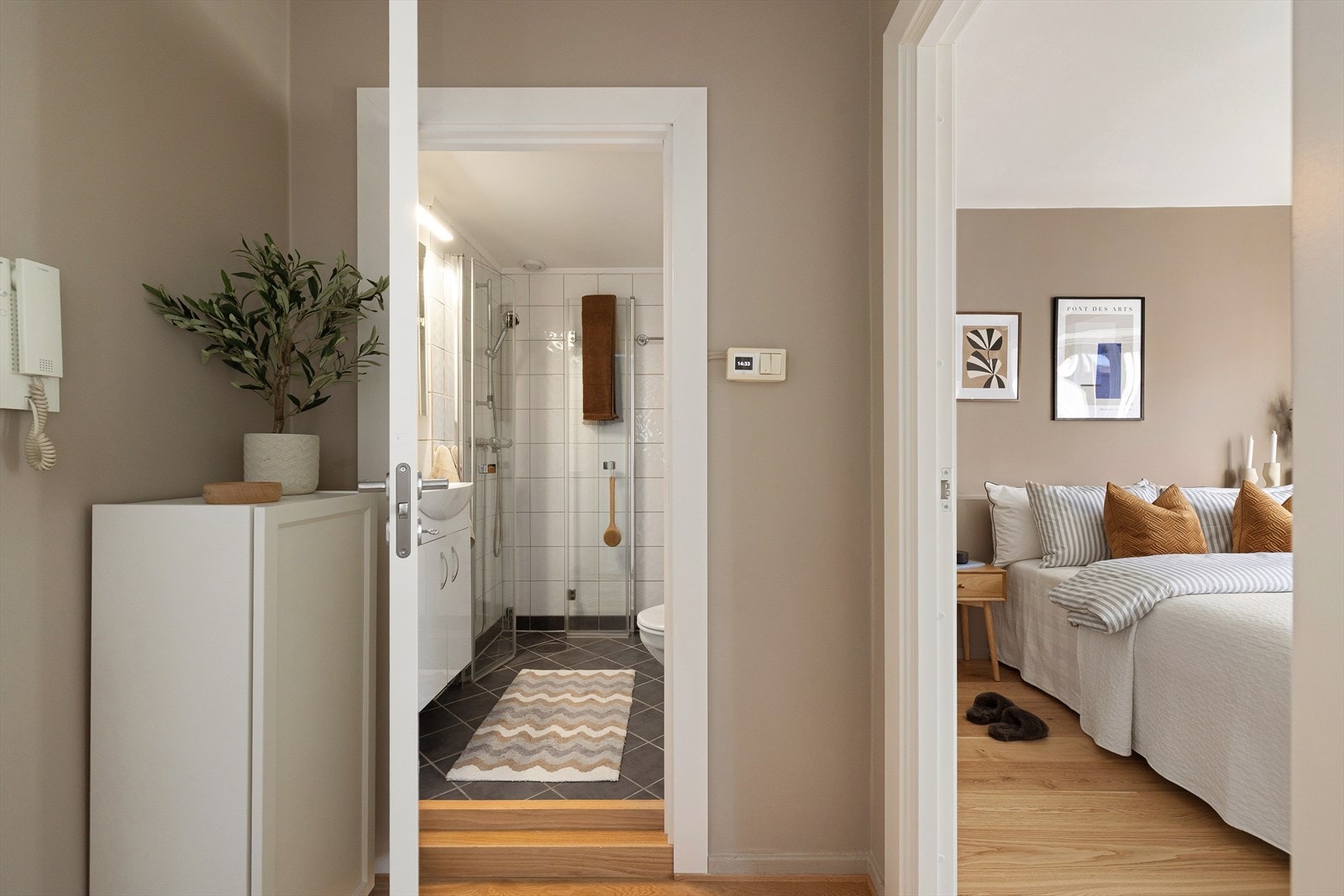 Leiligheten disponerer en kjellerbod på 3 kvm og en loftsbod på 4 kvm Galleribilde