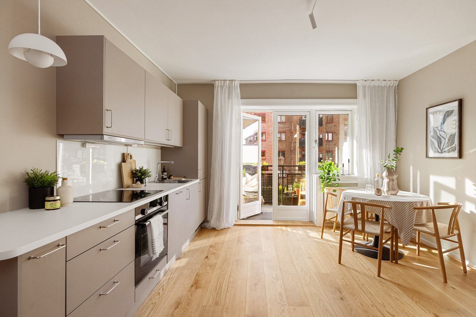 Velkommen til vakre Maridalsveien 225B! Presentert av Marcus Egeland v/Nordvik. Foto: Magne Risnes Galleribilde