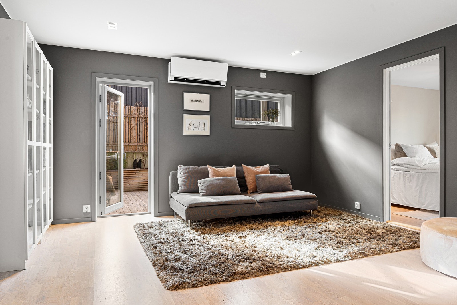 Fra tv-stuen har man utgang til en terrasse på hele 31,6m². Galleribilde