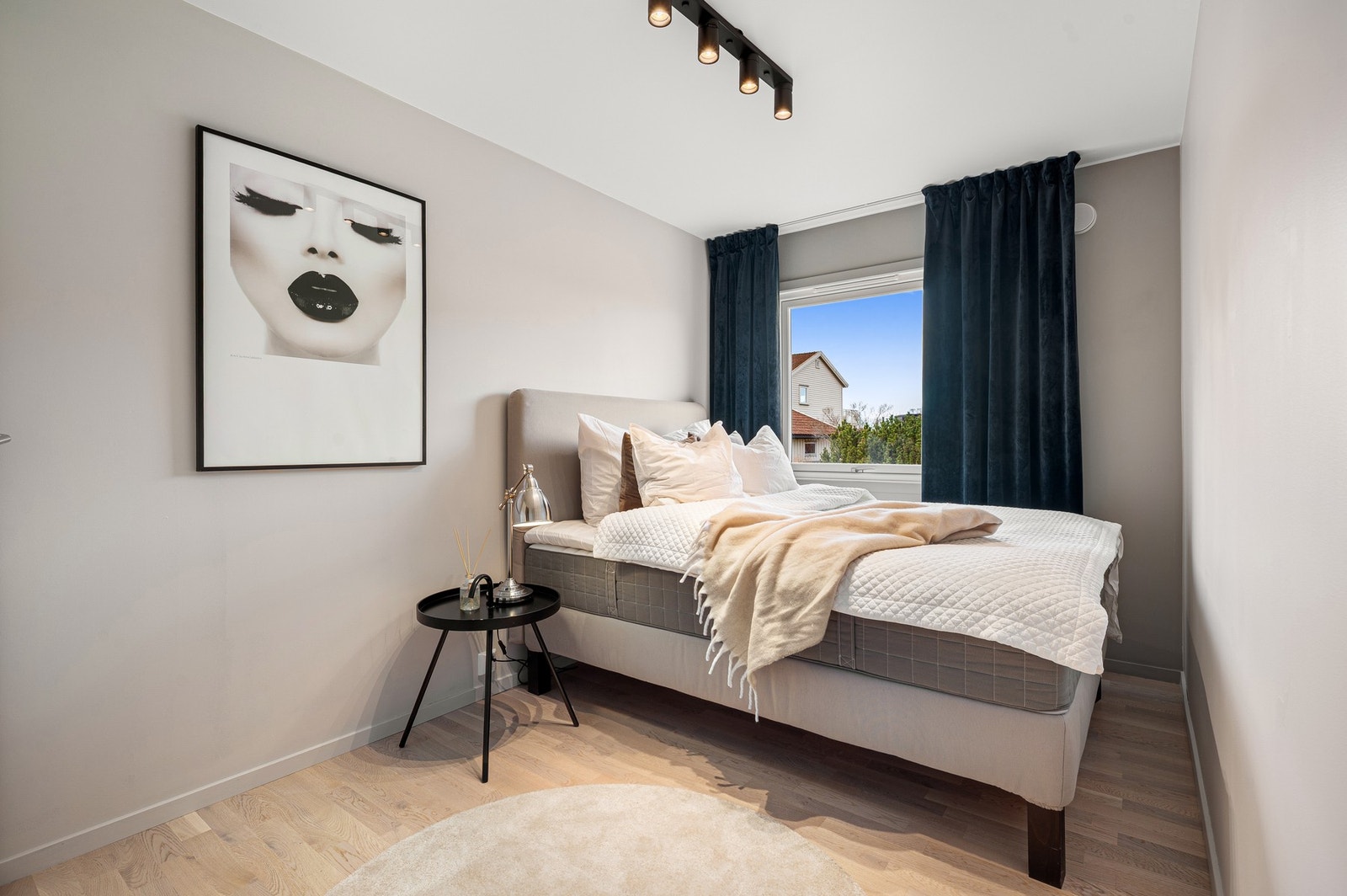 Soverom 2 er på 8,6m². Galleribilde